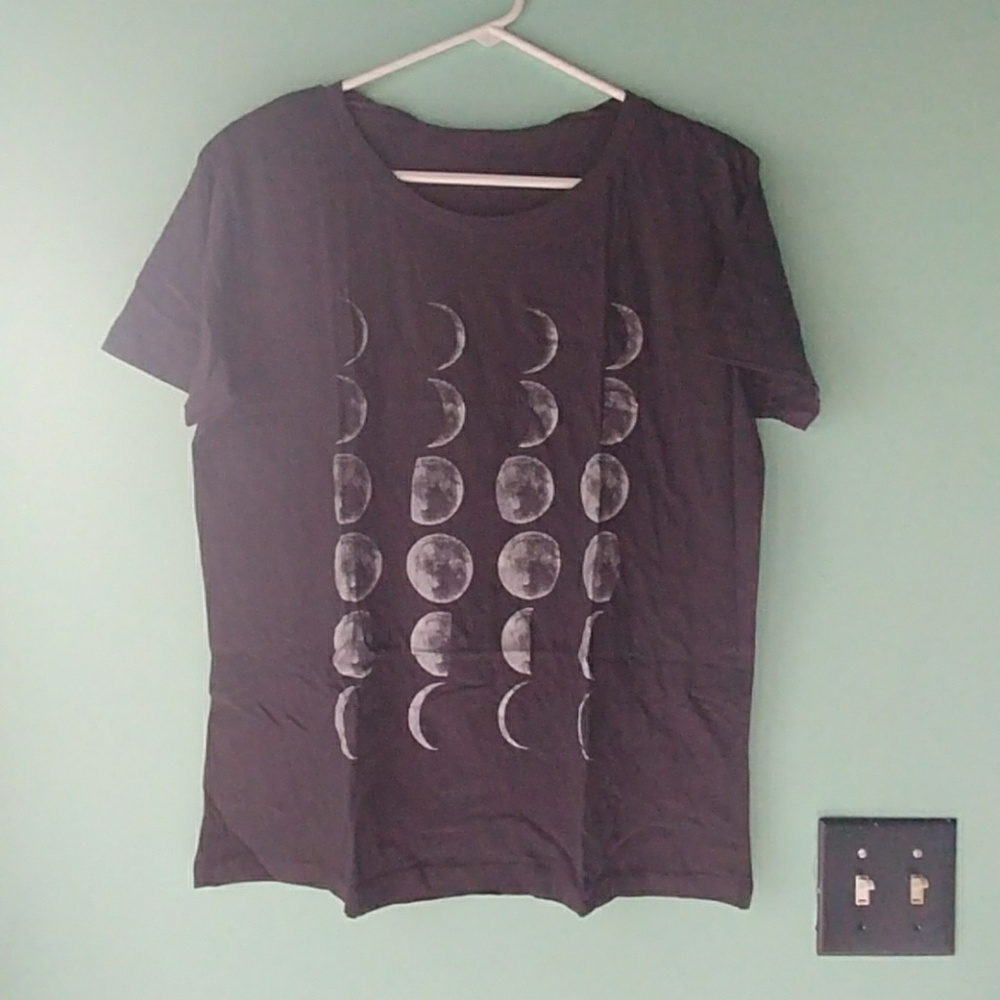 NWT organic cotton moon shirt